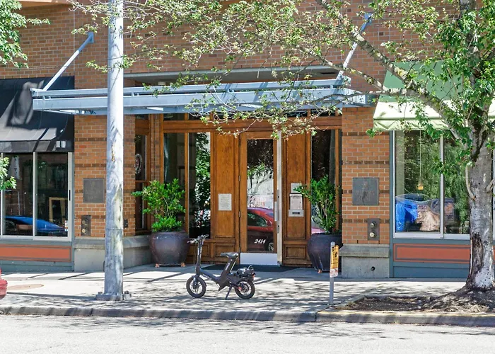 Belltown Court North